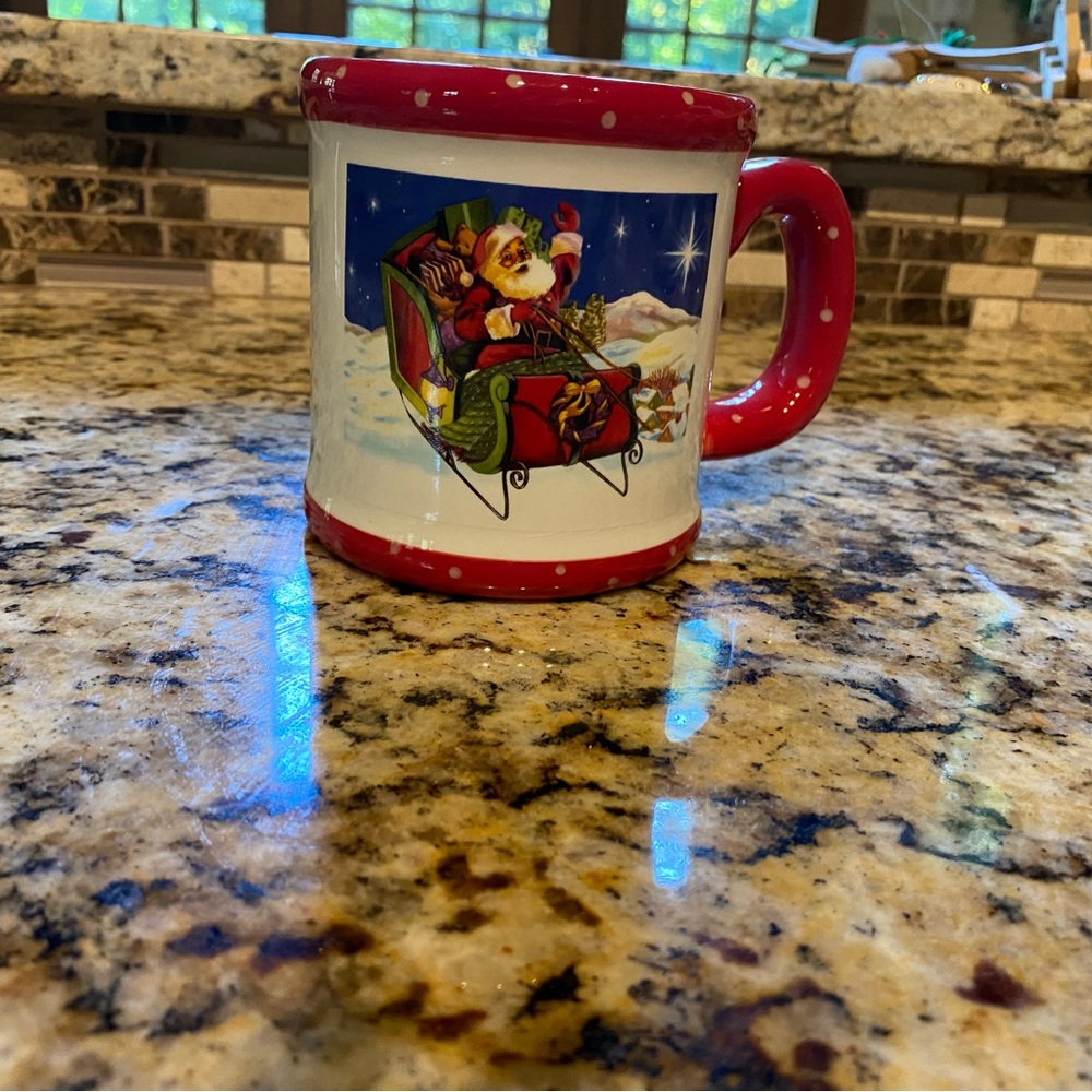 10/10. Bundle 10 (4-5$) items for a 10$ offer. Festive Santa Claus Mug